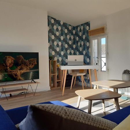 Superbe Appartement Renove 4 Personnes Le Zen Scandi Au Centre Ville - Draps - Serviettes Parking - La Roche-Chalais Zewnętrze zdjęcie